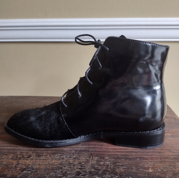 Victoria's Secret Calf Hair Faux Patent Combat Moto Boots Size 7 - Picture 4 of 9